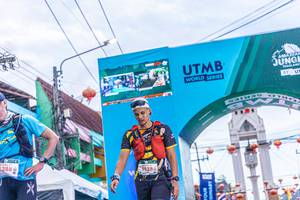 BIB: 388, 5528, 0140
                            <button type="button" onclick="openModal(21794594)" class="btn btn-primary btn-sm float-right btn-popup" data-toggle="modal" data-target=".modal-high-quality">
                        <i class="fas fa-shopping-cart"></i> Add to Cart
                    </button>
                                            <button type="button" onclick="isThisMe(21794594, true)" class="btn btn-success btn-sm float-right btn-popup btn-isme hidden" data-toggle="tooltip" data-placement="bottom" title="นี่คือรูปของคุณใช่ไหม คลิกที่นี่เพื่อเอาเข้าอัลบั้ม">
                        <i class="fas fa-plus"></i> Add to album
                    </button>
                    <button type="button" onclick="isThisMe(21794594, false)" class="btn btn-warning btn-sm float-right btn-popup btn-isnotme hidden">
                        <i class="fas fa-ban"></i> Remove from album
                    </button>